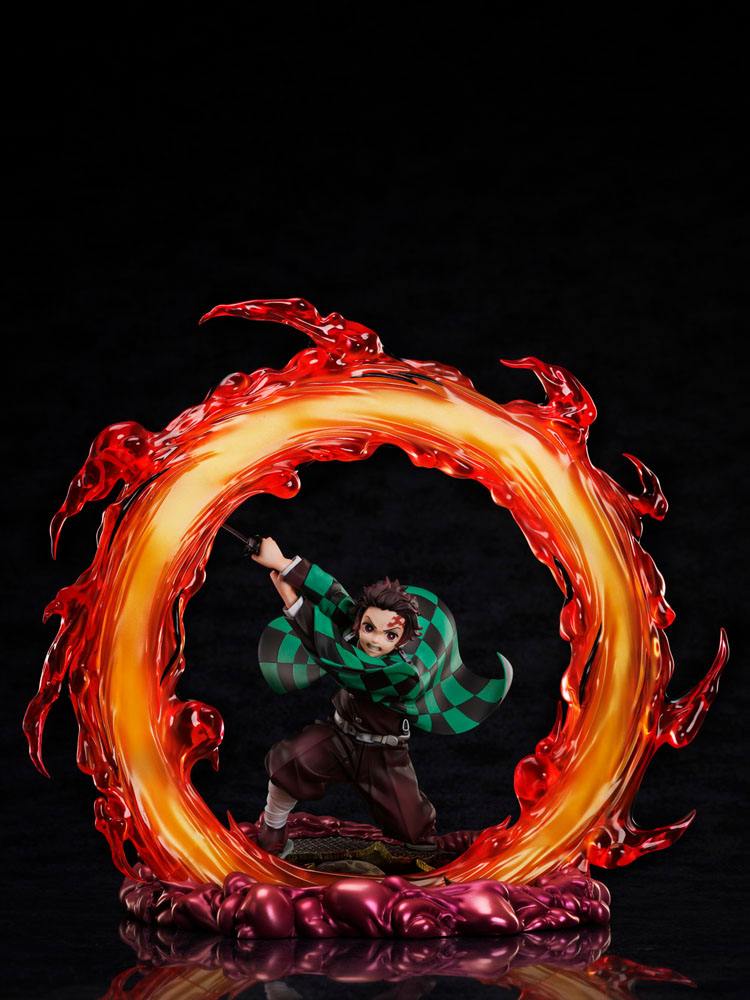 Demon Slayer: Kimetsu no Yaiba Estatua 1/8 Tanjiro Kamado 28 cm